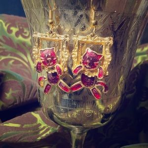 😻 80s cat earrings enamel